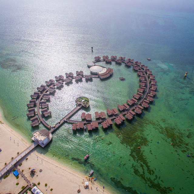 نمای ظاهری هتل ترنج 