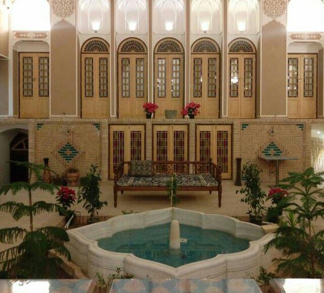 نمای ظاهری TraditionalHouse پارس 