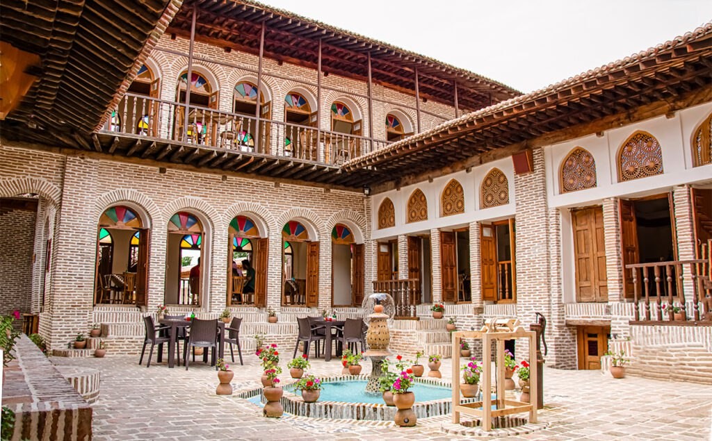 نمای ظاهری هتل سرای خان 