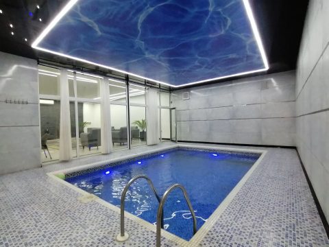 استخردار آبگرم باصفا با فوتبال دستی