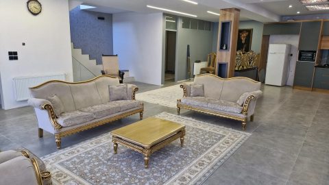 استخردار آبگرم آرام - پذیرایی