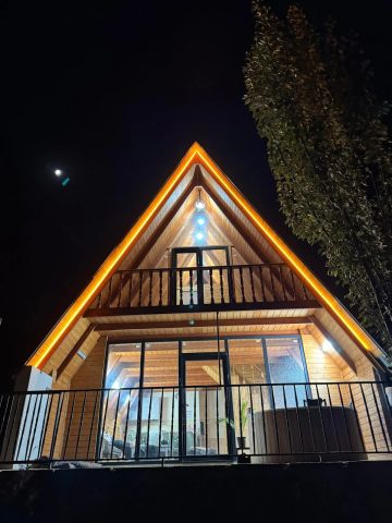 سوئیسی آیدا با جکوزی