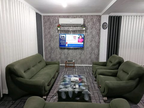 گلایل در نزدیکی جنگل گیسوم