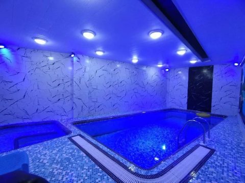 استخردار آبگرم آوا با بیلیارد و فوتبال دستی