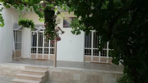 ویلایی مانا