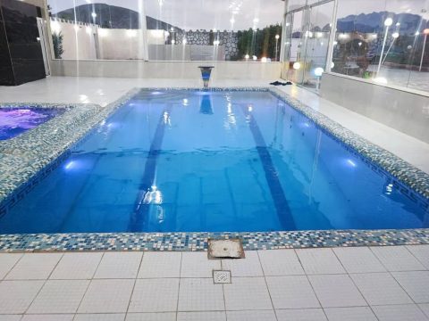 استخردار آبگرم زرین با جکوزی